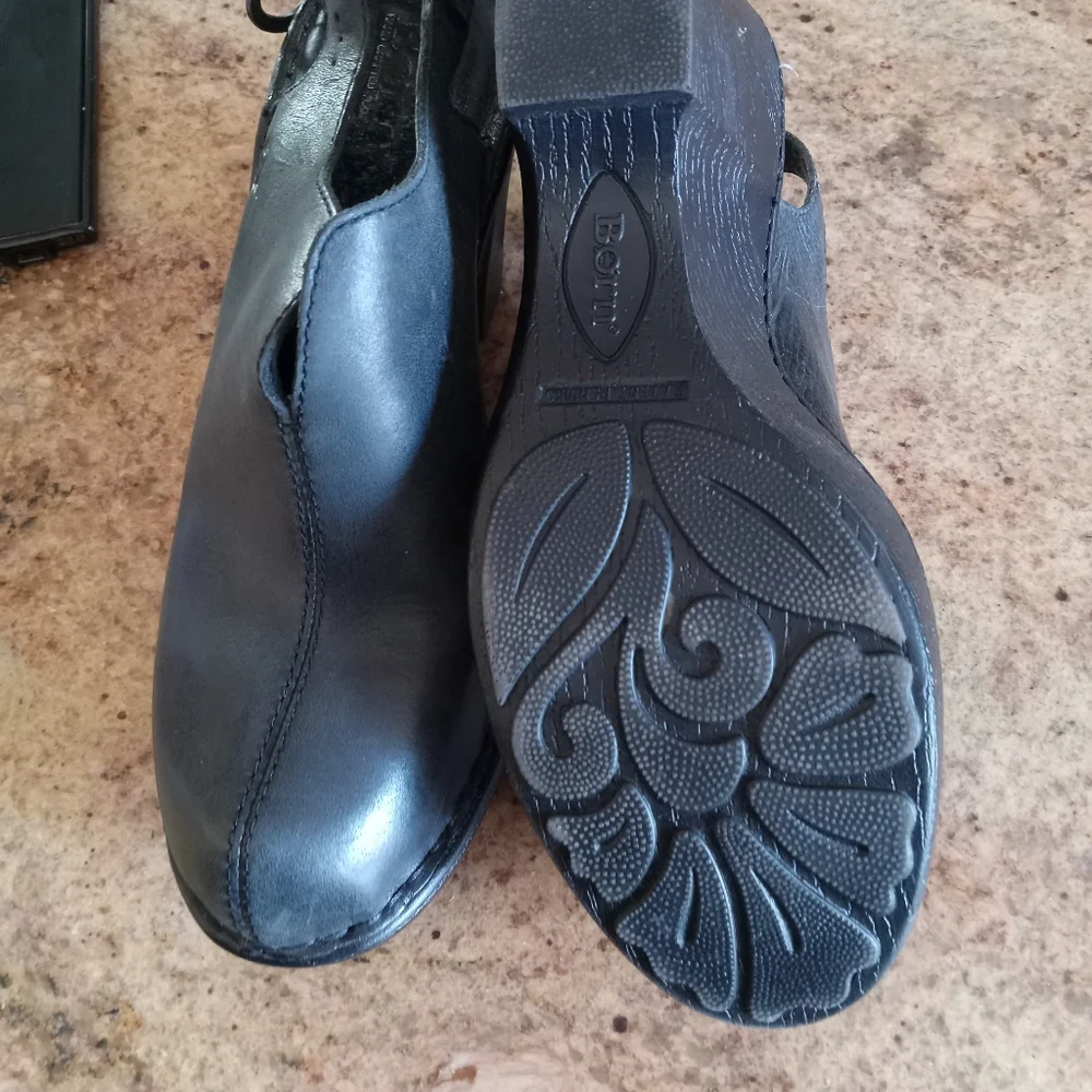 Shoes - Picture 3 of 5